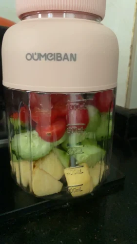 Portable Wireless Juicer Cup, Cordless Juice Mug Portable Personal Blender, 38 Blade 180w Wireless Electric Travel Mixing Bottle for Shakes and Smoothies photo review