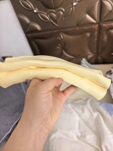 Lyreh Butter Squeeze Toy, Butter Stick Toys Slow Growth Relax PU Material for Office School Anxiety Relief and Decompression (Light Yellow) photo review